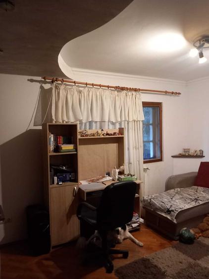 Apartament cu 3 camere decomandat în Băceni