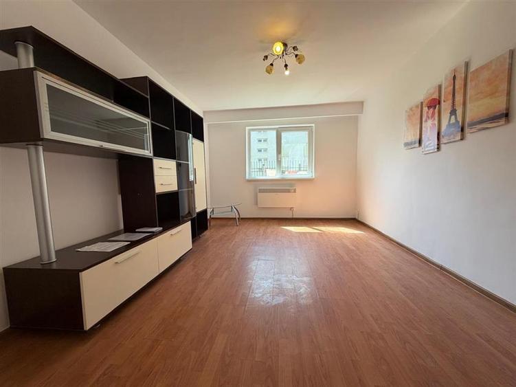 Garsonieră semidecomandată în Uzina 2