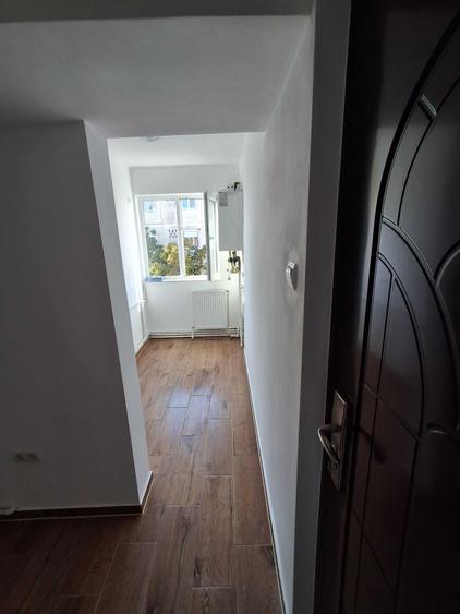 Apartament cu 2 camere semidecomandat în 14 Mai