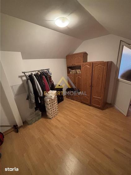 Casă cu 4 camere cu Teren 216 Mp în Valea Roșie