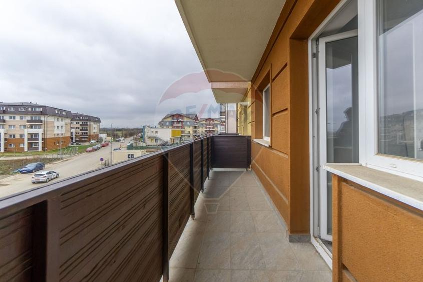Apartament cu 2 camere semidecomandat în Sânpetru