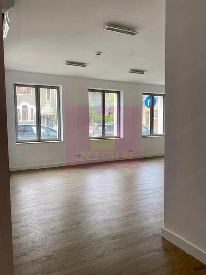 Apartament cu 3 camere decomandat în Armeneasca