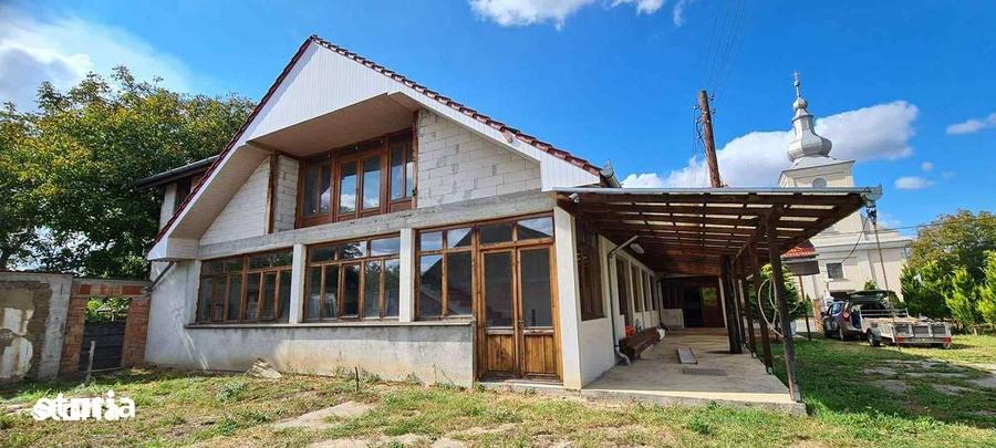 Casă cu 5 camere cu Teren 4500 Mp în Beltiug