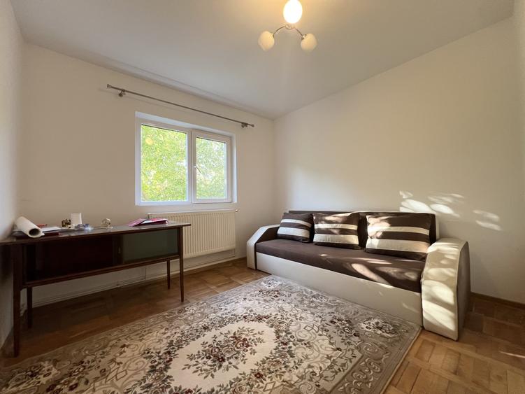Apartament cu 4 camere decomandat, mobilat în Girocului