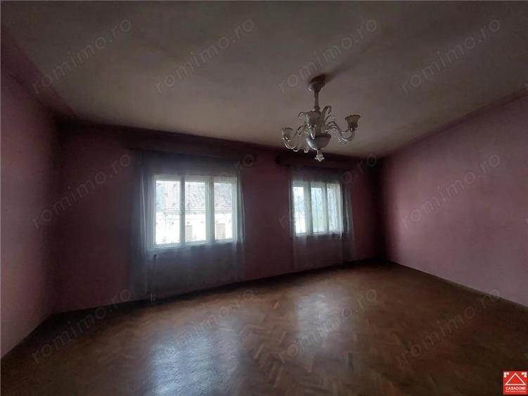 Casă cu 3 camere cu Teren 167 Mp în Central