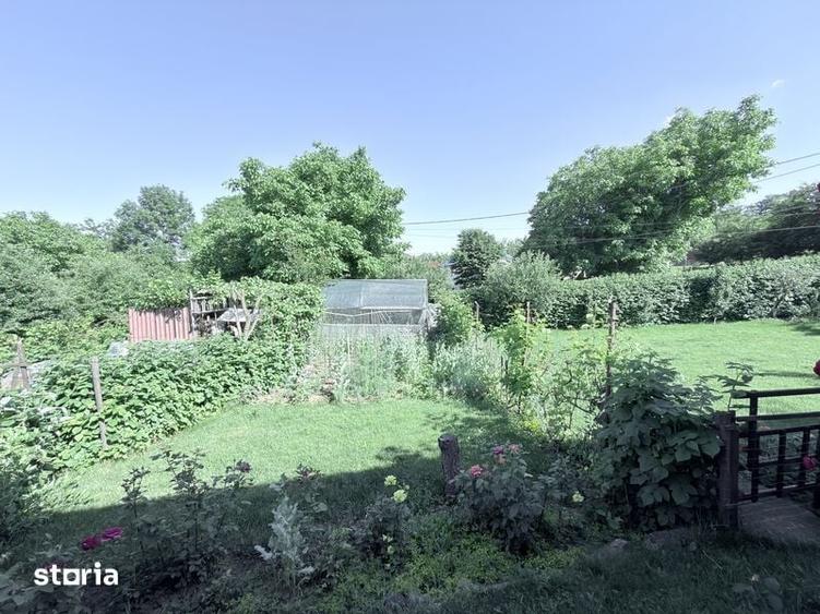 Casă cu 4 camere cu Teren 1600 Mp în Central