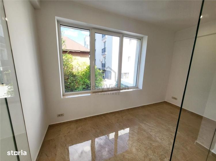 Apartament cu 4 camere în Sisești
