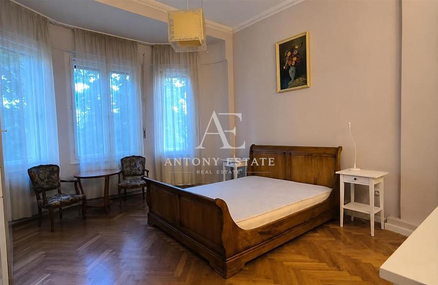 Apartament cu 4 camere decomandat, mobilat în Central