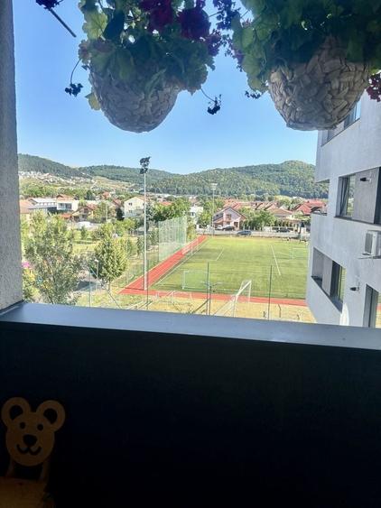 Apartament cu 2 camere decomandat în Florești
