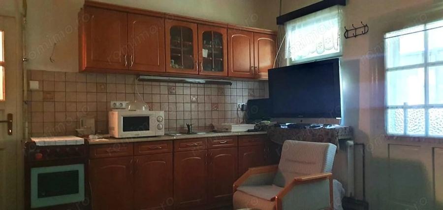Casă cu 3 camere cu Teren 2568 Mp în Luna