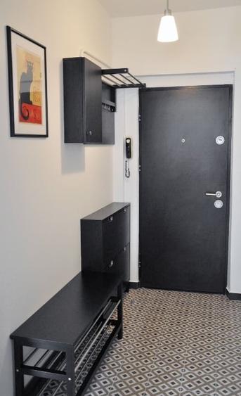 Apartament cu 2 camere semidecomandat, mobilat în Universitate