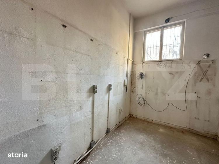 Spațiu comercial, de 87 mp, în Deve