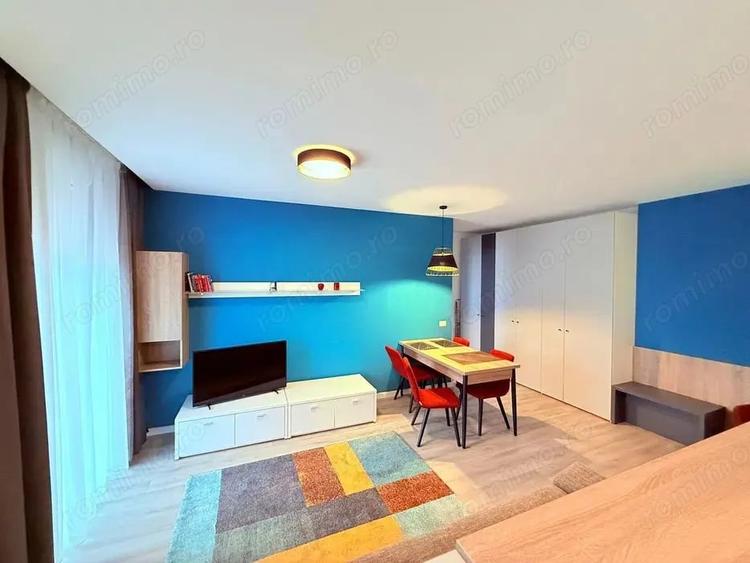Apartament cu 2 camere semidecomandat în Soarelui