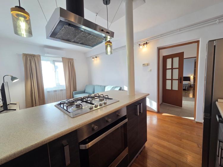 Apartament cu 2 camere decomandat în P-ța Victoriei
