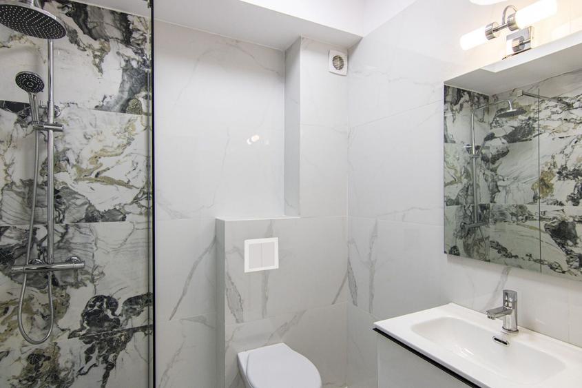 Apartament cu 3 camere semidecomandat în Drumul Taberei
