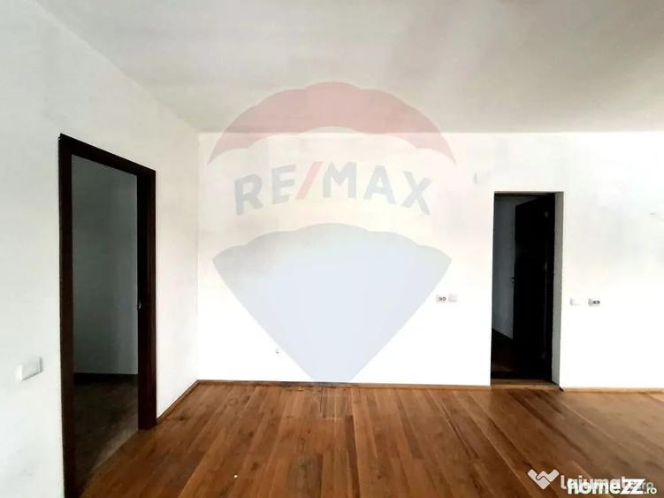 Casă cu 4 camere cu Teren 1478 Mp în Măneciu