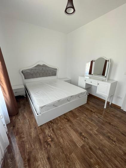 Apartament cu 3 camere semidecomandat, mobilat în Giroc