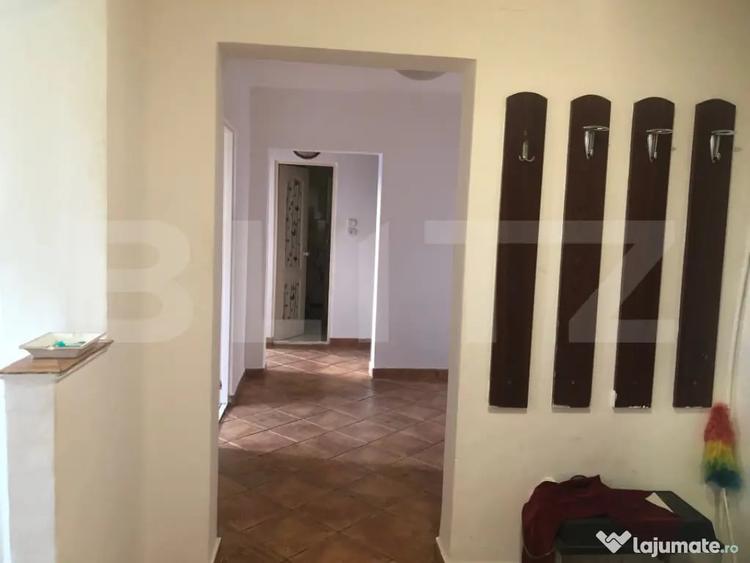 Apartament cu 3 camere decomandat în Central