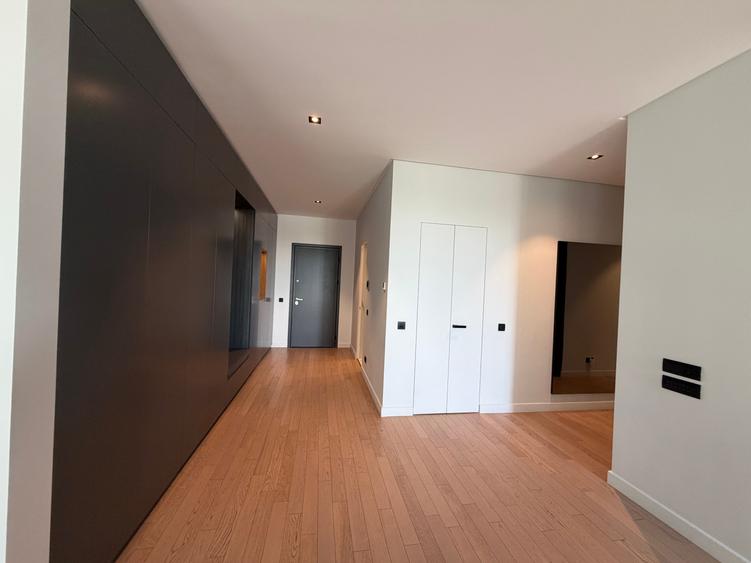 Apartament cu 3 camere decomandat în Floreasca