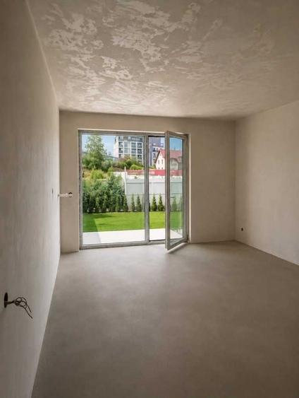 Apartament cu 2 camere decomandat în Livezeni