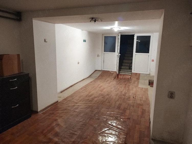 Spațiu comercial, de 25 mp, în Lupeni