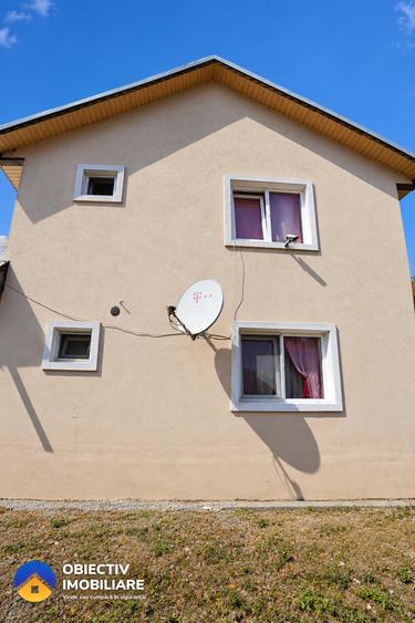 Casă individuală cu 7 camere cu Teren 538 Mp în Central