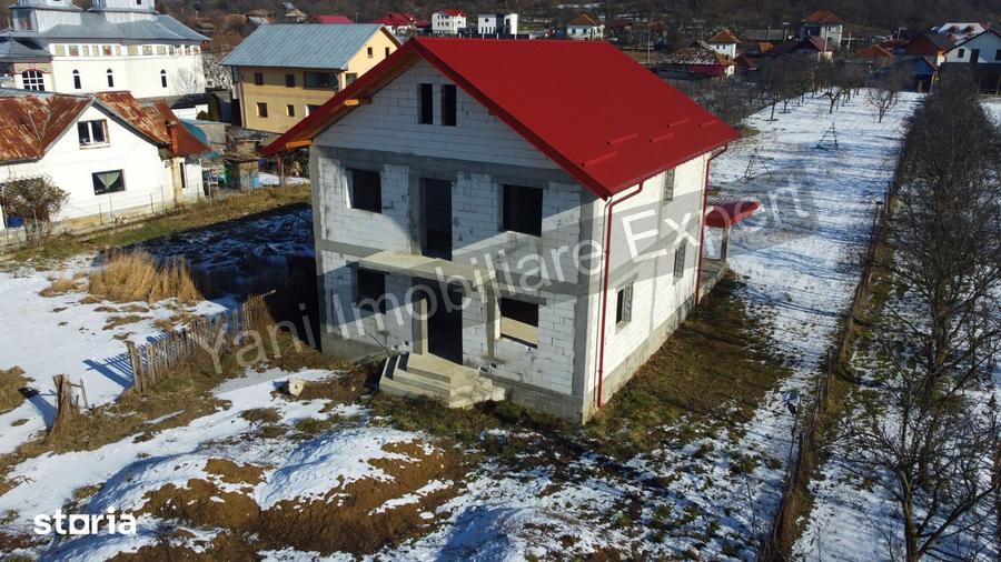 Casă cu 4 camere cu Teren 1250 Mp în Băiculești