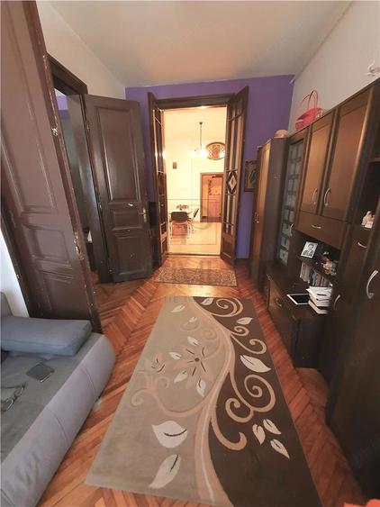 Apartament cu 3 camere decomandat în Bălcescu