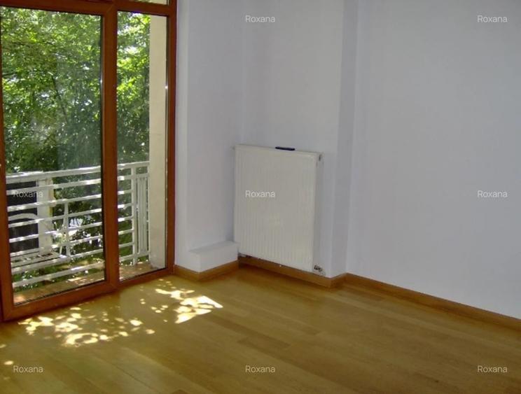 Apartament cu 6 camere decomandat, mobilat în Calea Victoriei