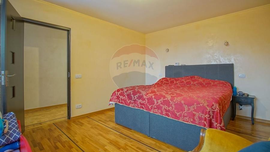 Casă individuală cu 5 camere cu Teren 512 Mp în Sânpetru