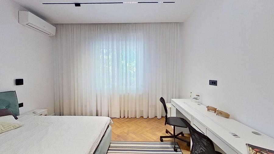 Apartament cu 5 camere decomandat, mobilat în Arcul de Triumf