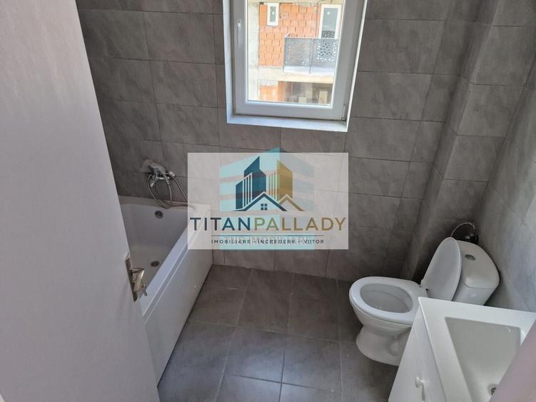 Apartament cu 3 camere decomandat în Titan