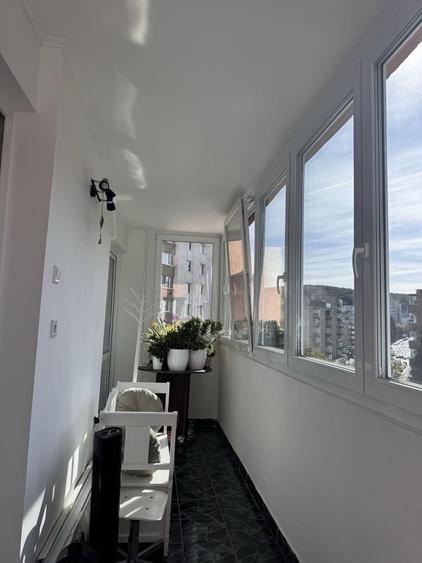 Apartament cu 4 camere decomandat în Tudor