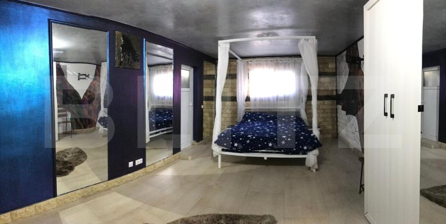 Casă individuală cu 7 camere cu Canalizare în Fieni