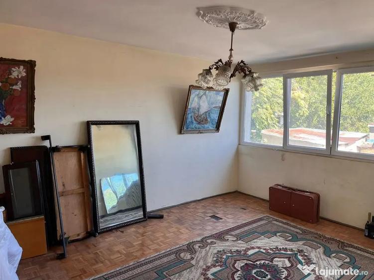 Apartament cu 2 camere decomandat în Cantemir