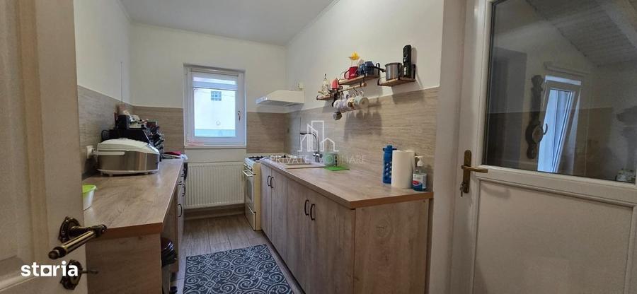 Casă cu 4 camere cu Teren 1734 Mp în Vânători