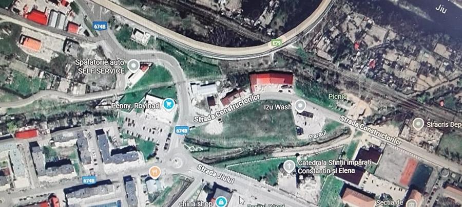 Teren de 5300 mp, în Central