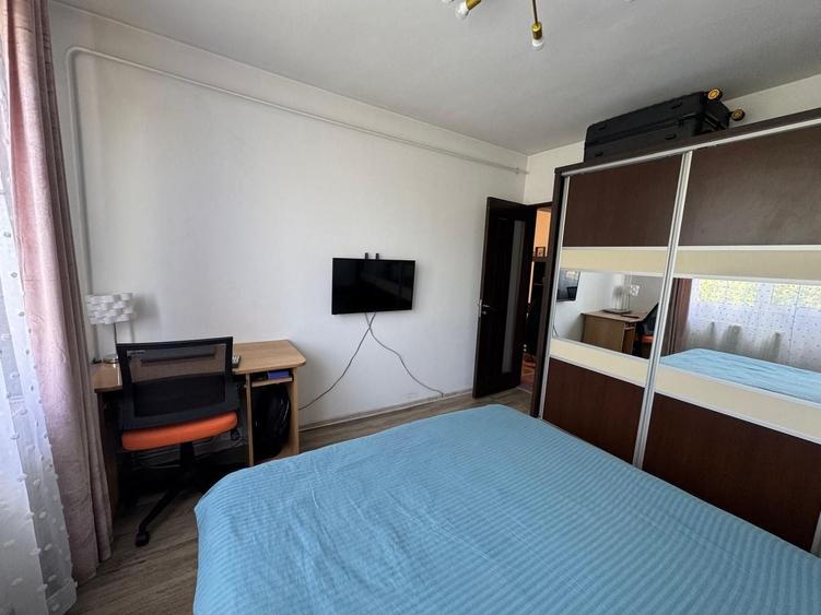 Apartament cu 2 camere semidecomandat, mobilat în Micro 16