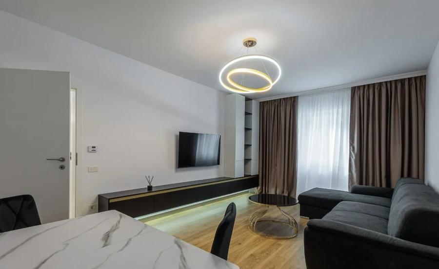 Apartament cu 2 camere decomandat în Metalurgiei