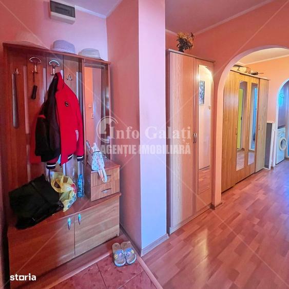Apartament cu 3 camere în Micro 17