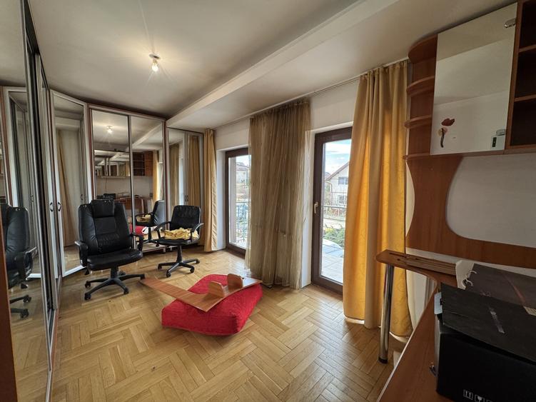 Casă individuală cu 5 camere cu Piscina în Europa