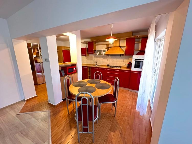 Apartament cu 3 camere semidecomandat, mobilat în Micălaca