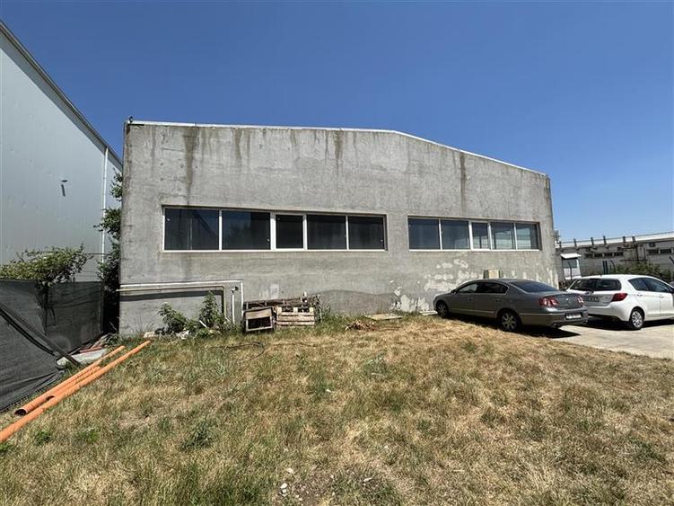 Spațiu industrial, de 1,050 mp, în Domnești