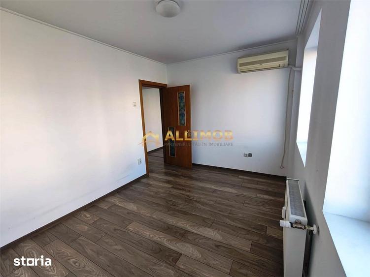 Apartament cu 2 camere semidecomandat în Ultracentral