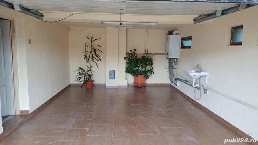 Casă cu 6 camere cu Teren 10 Mp în Central