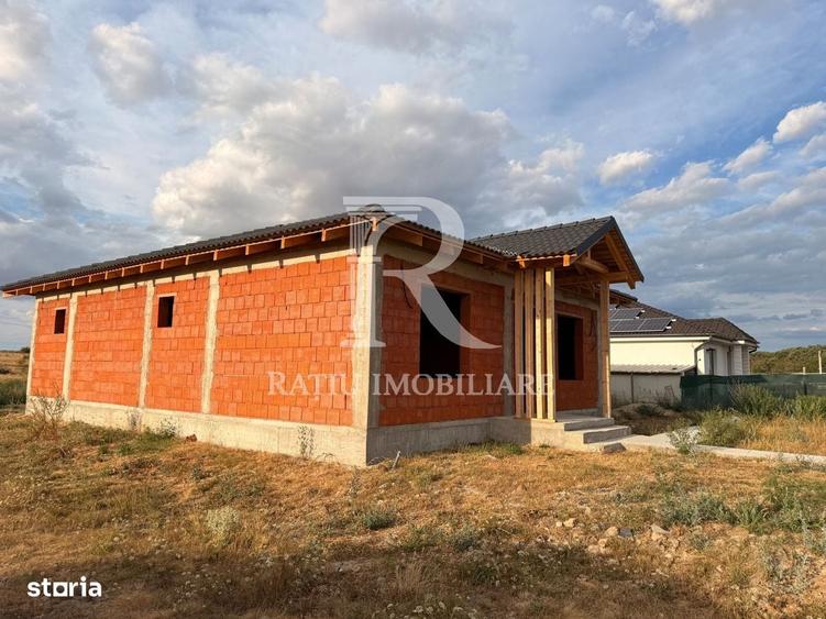 Casa la rosu de vanzare | Alparea | 1.000 mp teren - 4