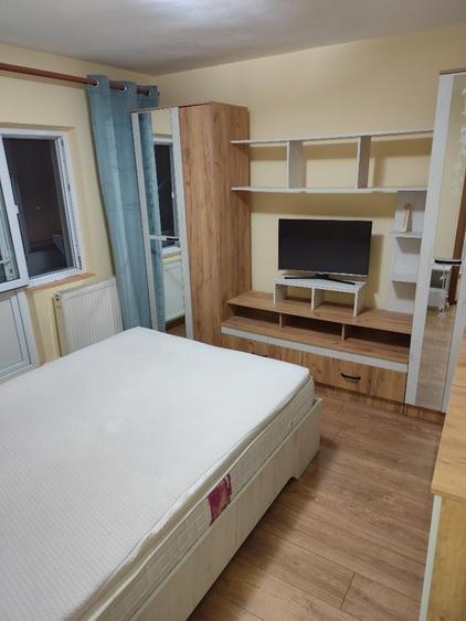 Apartament cu 2 camere decomandat în Exterior Vest