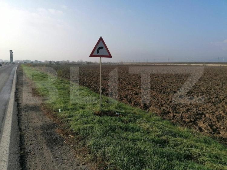Teren Construcții intravilan de 4500 mp, în Sud