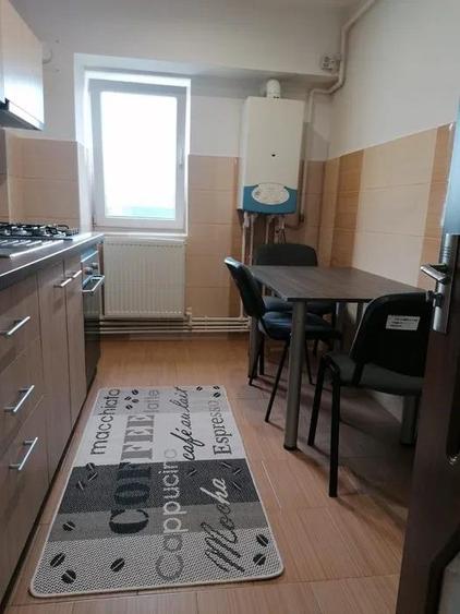 Apartament cu 2 camere decomandat, mobilat în Podul de Fier