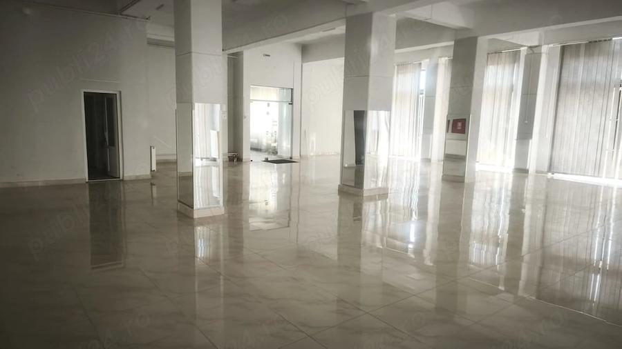 Spațiu comercial, de 425 mp, în Central